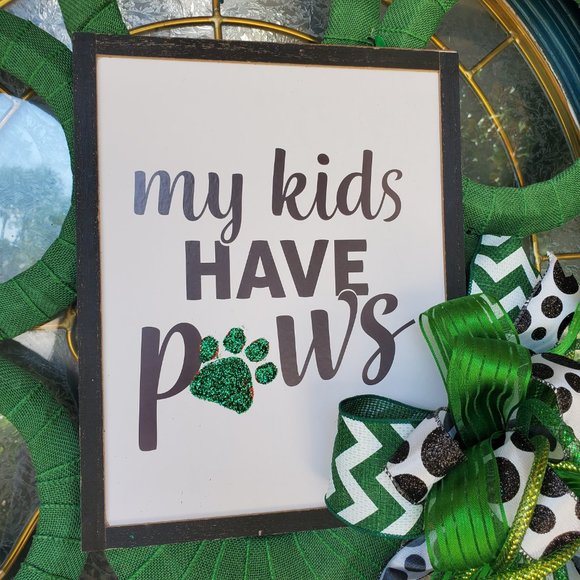 "My Kids Have Paws" Dog Lovers Wreath - Picture 3 of 6
